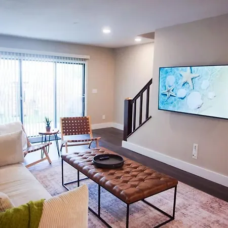 Boho Townhouse Near Usf Vila
